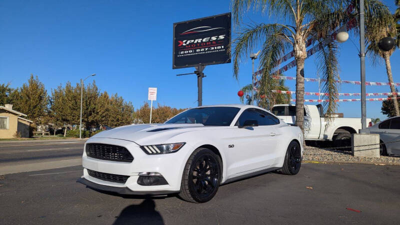 2017 Ford Mustang GT Premium's photo