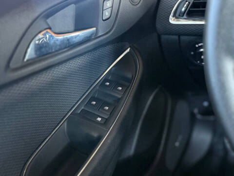 2017 Chevrolet Cruze LT Auto