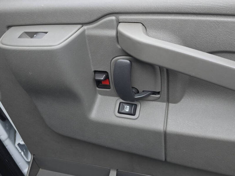 2023 Chevrolet Express 2500