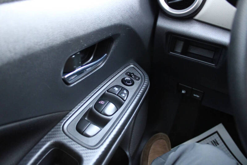 2022 Nissan Versa SV