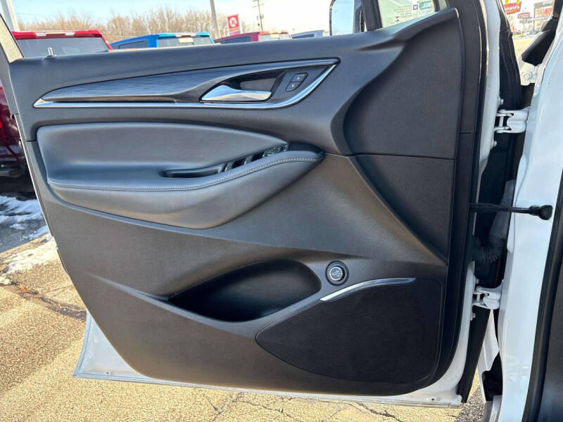 2023 Buick Enclave Essence