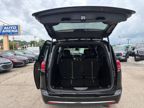 2025 Chrysler Pacifica Select