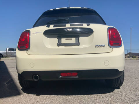 2017 MINI Hardtop 4 Door Cooper