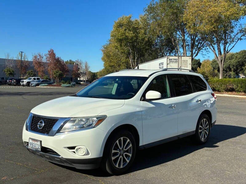 2016 Nissan Pathfinder S 2WD's photo