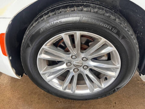 2018 Chrysler 300 Touring