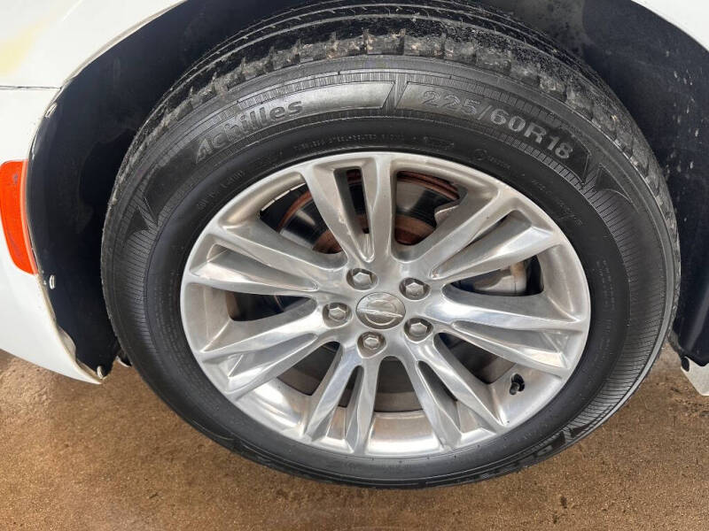 2018 Chrysler 300 Touring