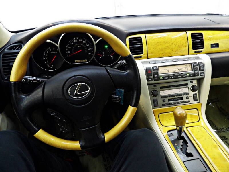 2004 Lexus SC 430