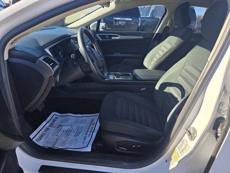2017 Ford Fusion SE
