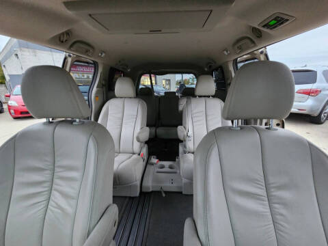2011 Toyota Sienna XLE 8-Passenger