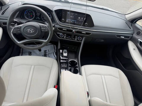 2022 Hyundai Sonata Hybrid Blue