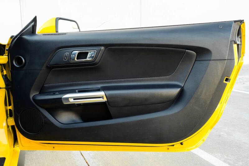 2015 Ford Mustang V6