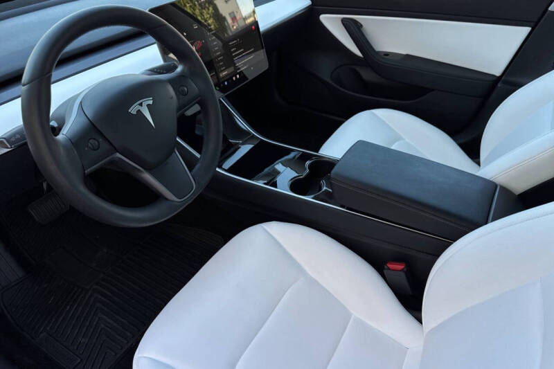2019 Tesla Model 3 Standard Range Plus