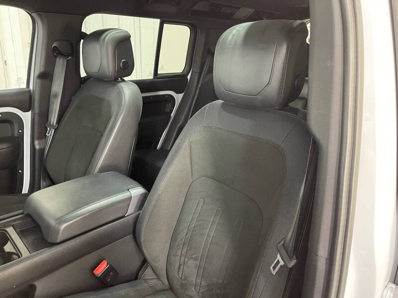 2022 Land Rover Defender 110 V8