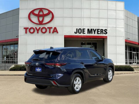 2025 Toyota Highlander LE