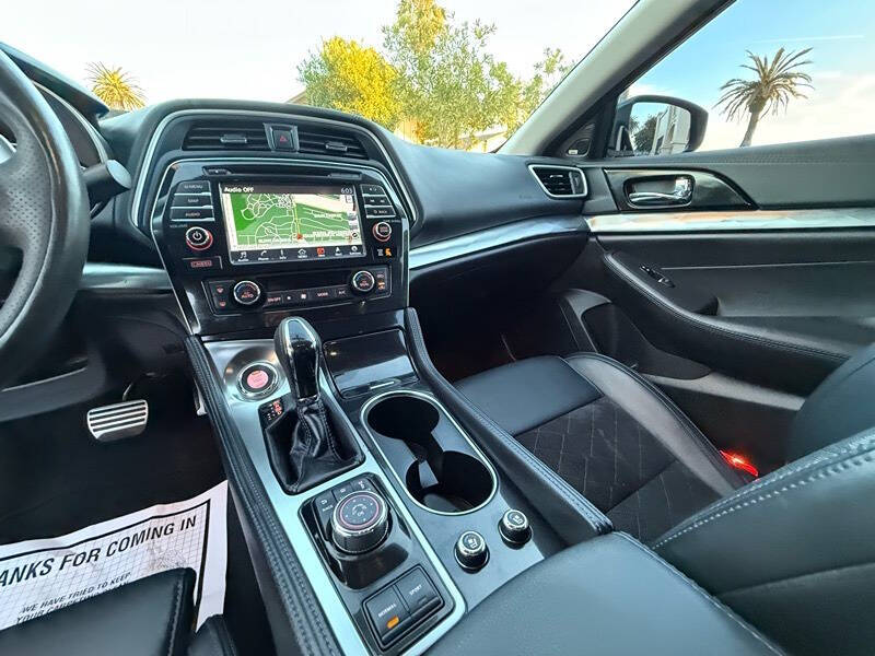 2017 Nissan Maxima 3.5 SR