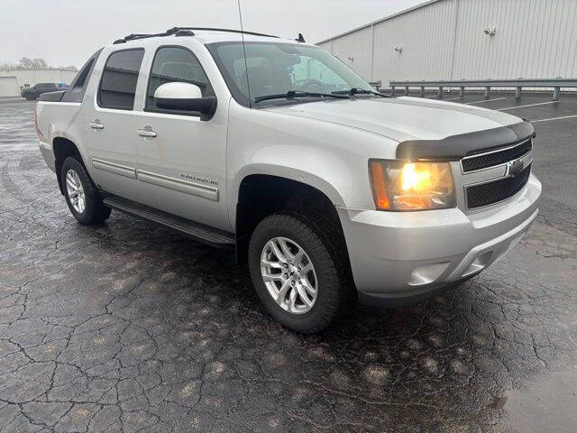 2011 Chevrolet Avalanche LS