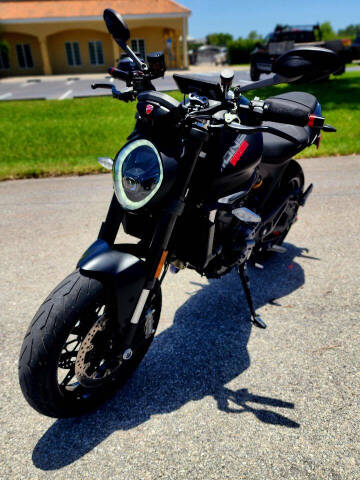 2025 Ducati Monster