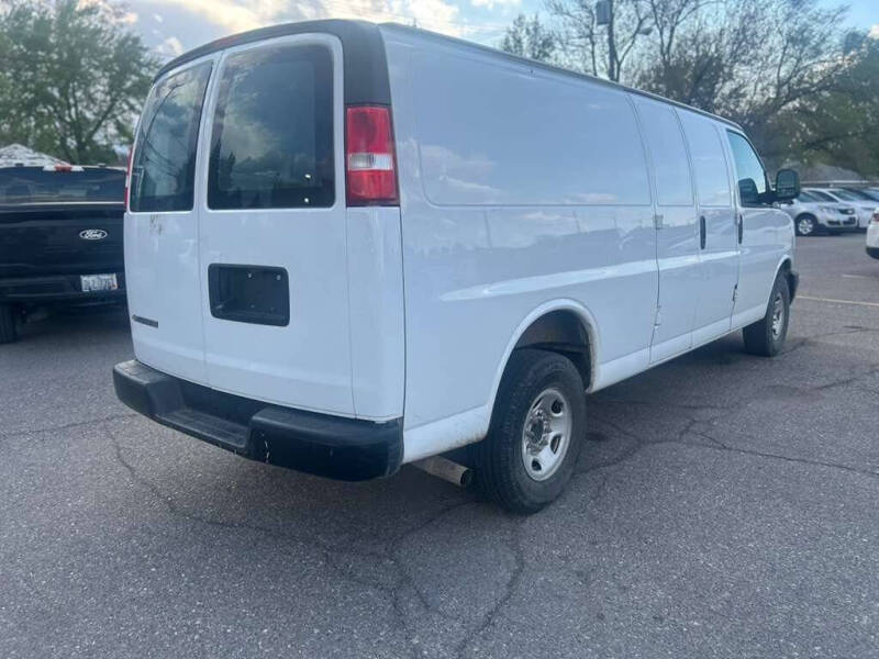 2022 Chevrolet Express 2500