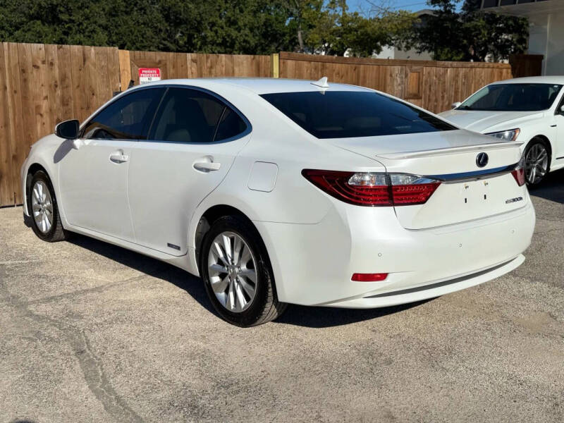 2014 Lexus ES 300h