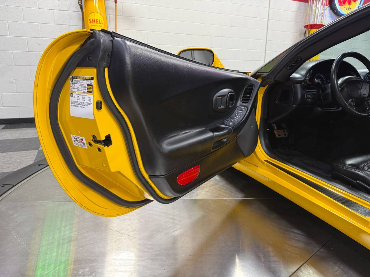 2004 Chevrolet Corvette 46