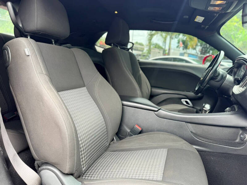 2021 Dodge Challenger SXT