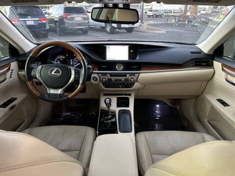 2013 Lexus ES 300h