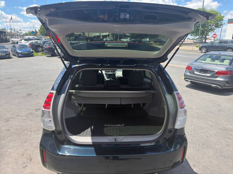 2017 Toyota Prius v Two