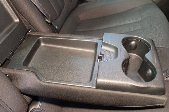 2016 Chrysler 200 LX