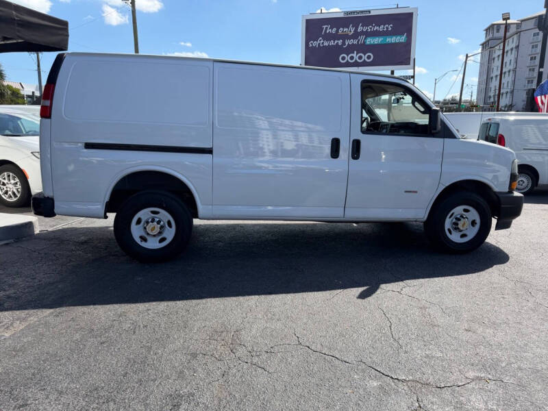2022 Chevrolet Express 2500