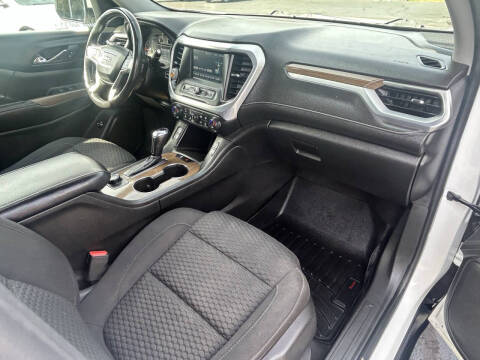 2017 GMC Acadia SLE-2