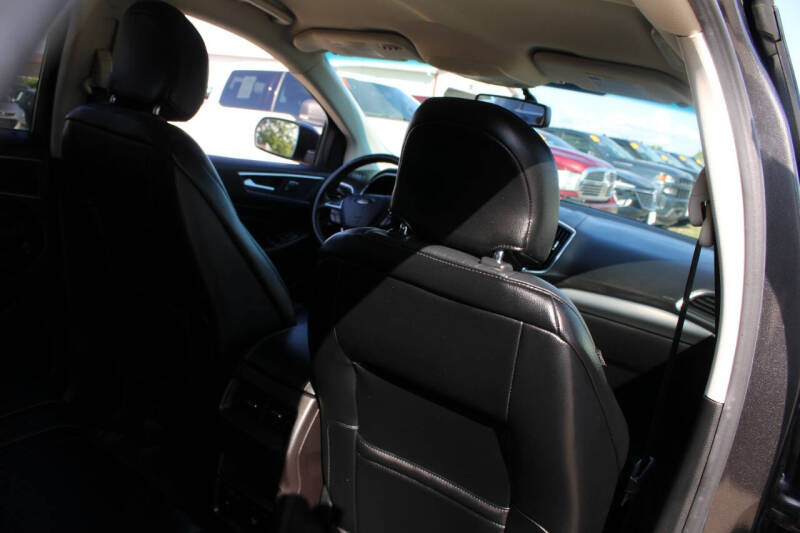 2017 Ford Edge Titanium