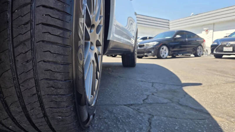 2017 Porsche Cayenne Platinum Edition