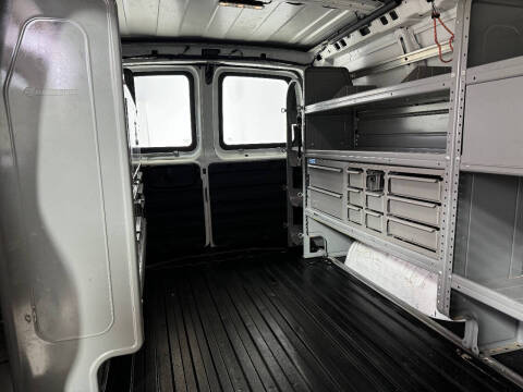 2017 GMC Savana 2500