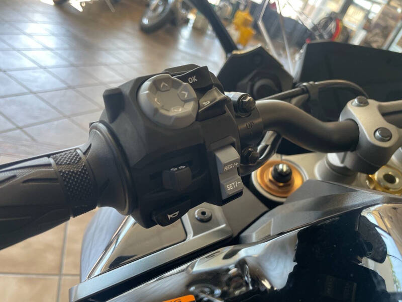 2024 Suzuki GSX-S1000GT