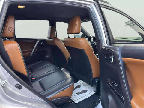 2018 Toyota RAV4 SE