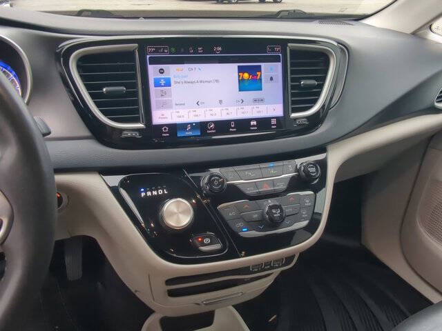 2022 Chrysler Pacifica Touring L