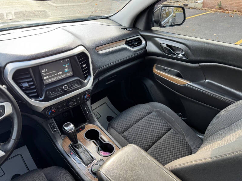 2017 GMC Acadia SLE-2