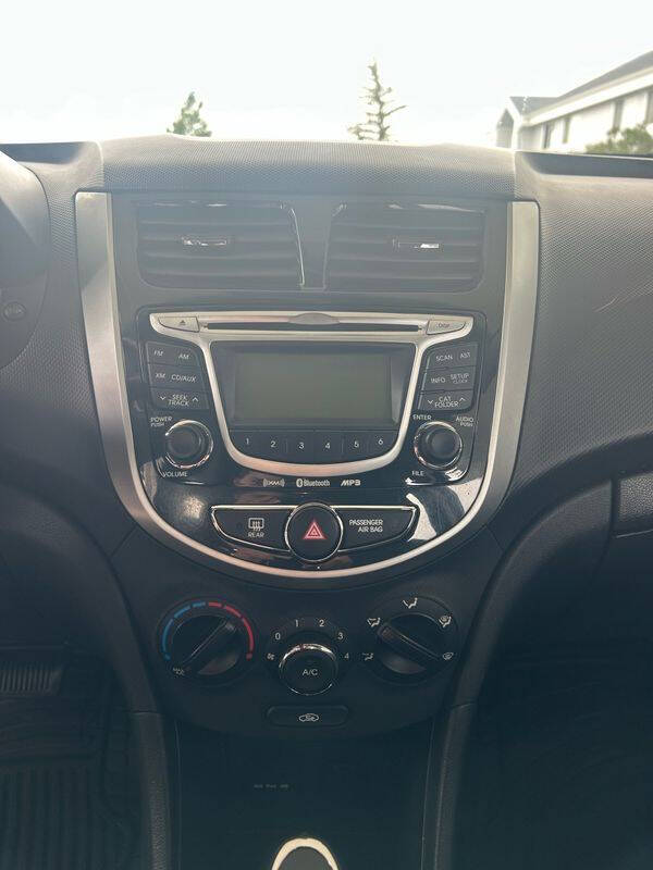 2012 Hyundai Accent SE