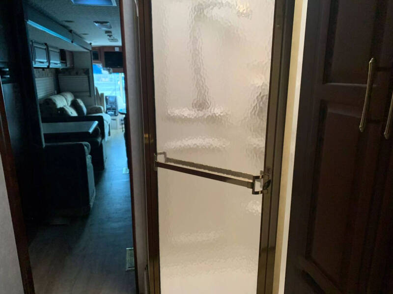 2004 Freightliner XC Chassis