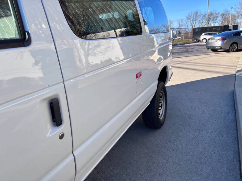 2012 Ford E-Series E-350 SD XLT