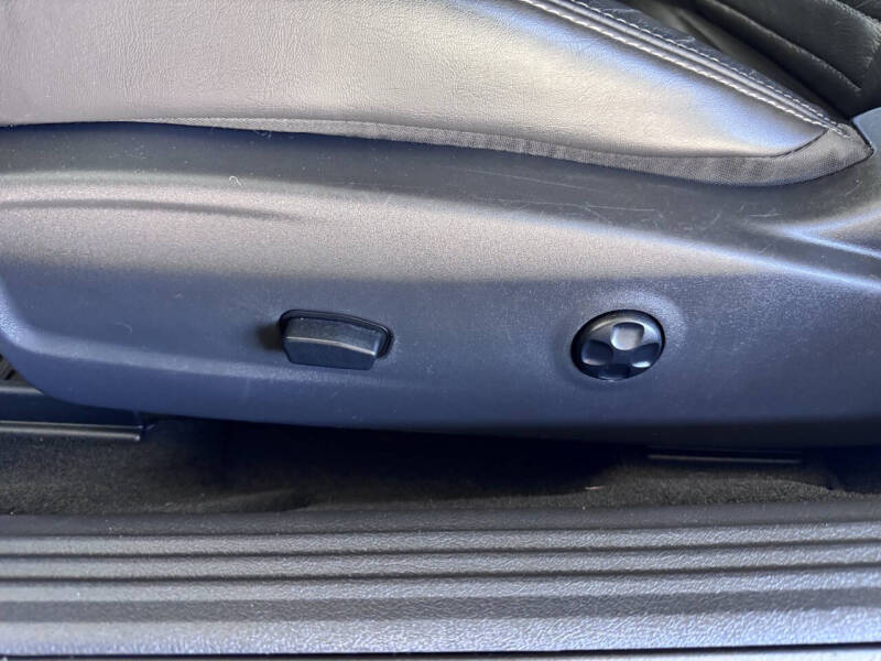 2013 Dodge Challenger R/T Plus