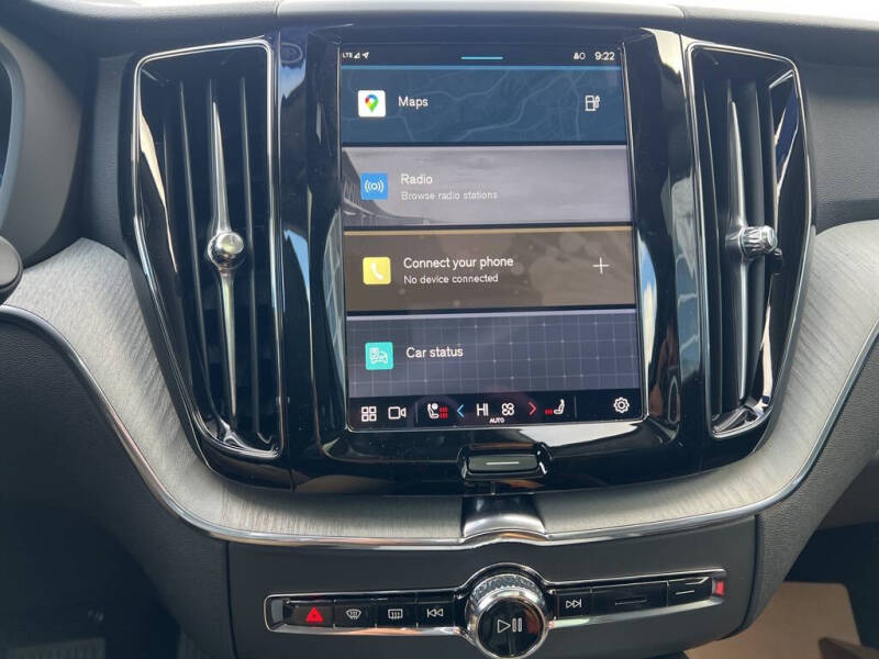 2025 Volvo XC60 T8 Plus Dark Theme