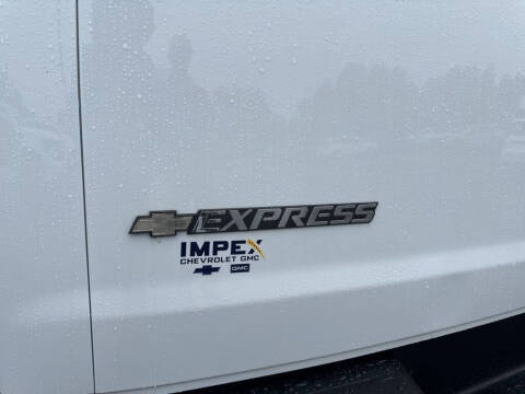 2023 Chevrolet Express 2500