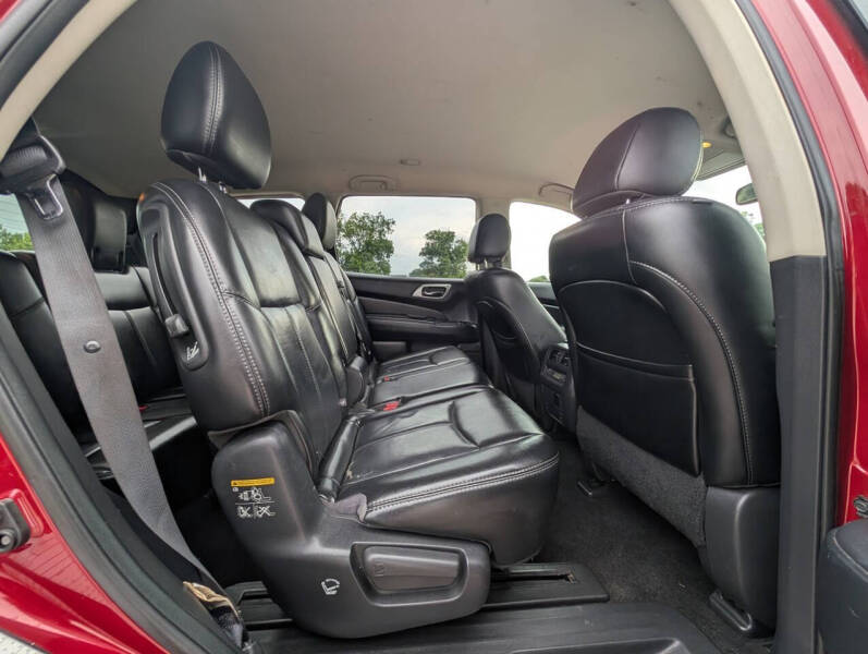 2017 Nissan Pathfinder SV