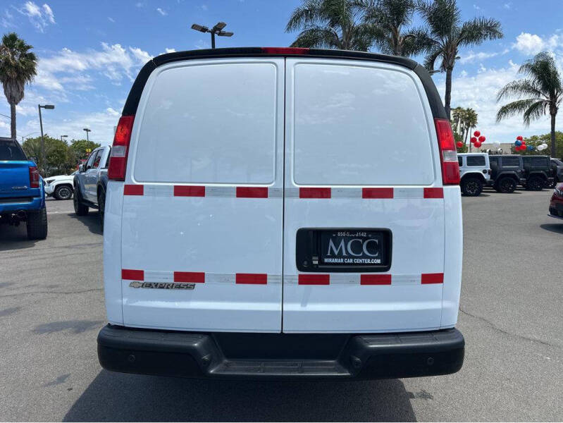 2021 Chevrolet Express 2500