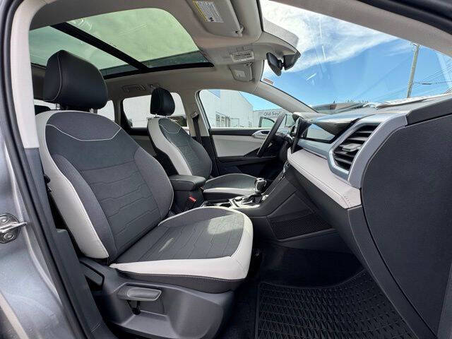 2025 Volkswagen Taos SE 4Motion