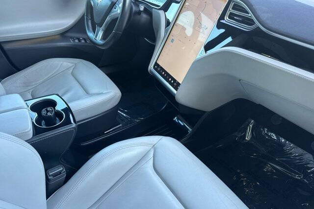 2016 Tesla Model S 85D