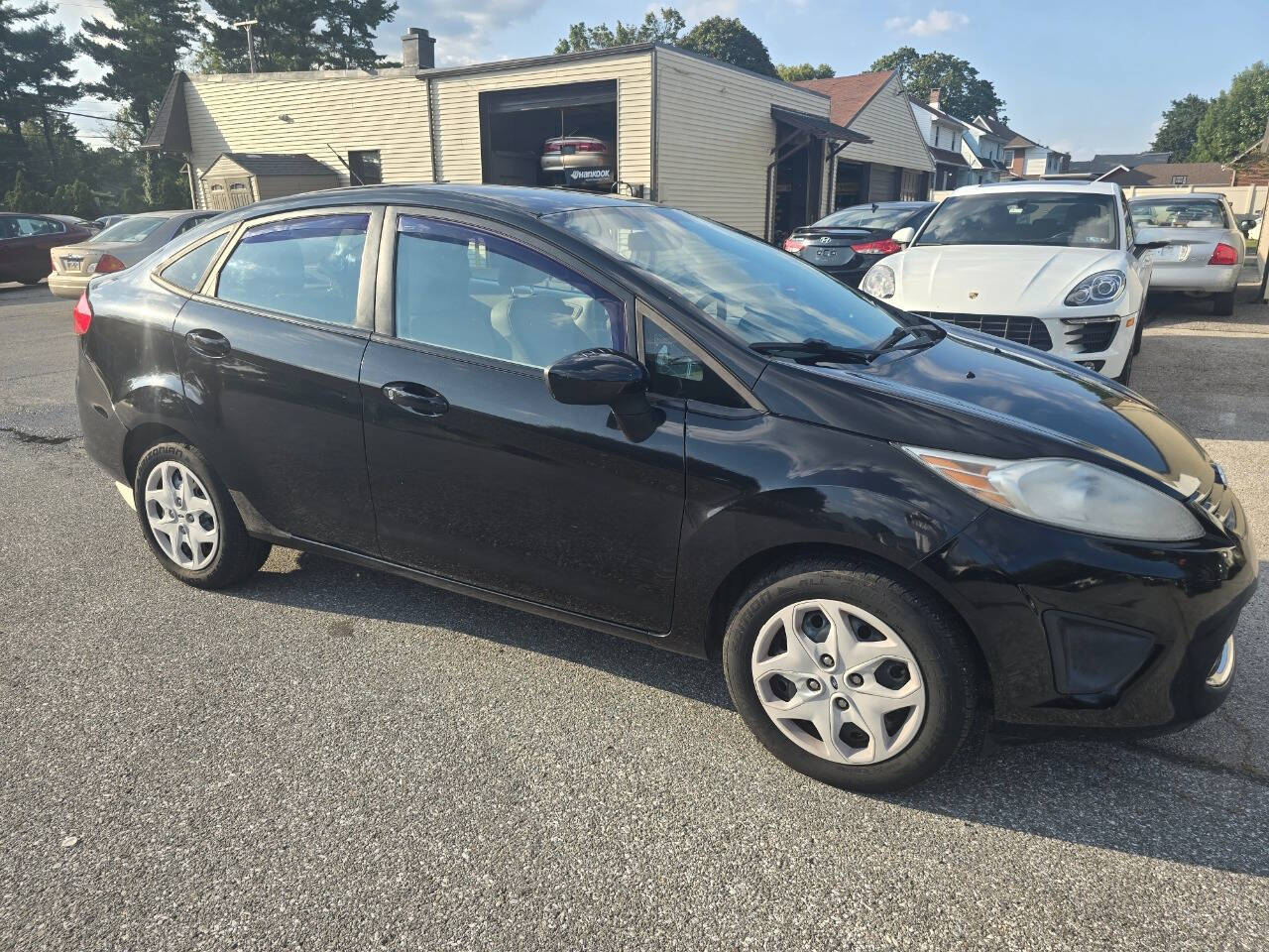 2011 Ford Fiesta for sale at QUEENSGATE AUTO SALES in York, PA