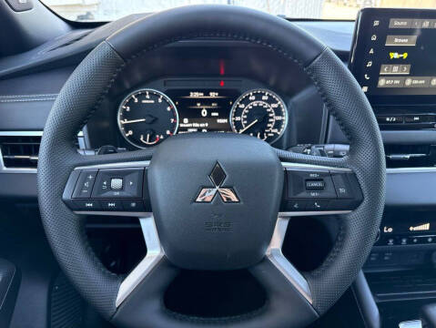 2026 Mitsubishi Outlander LE