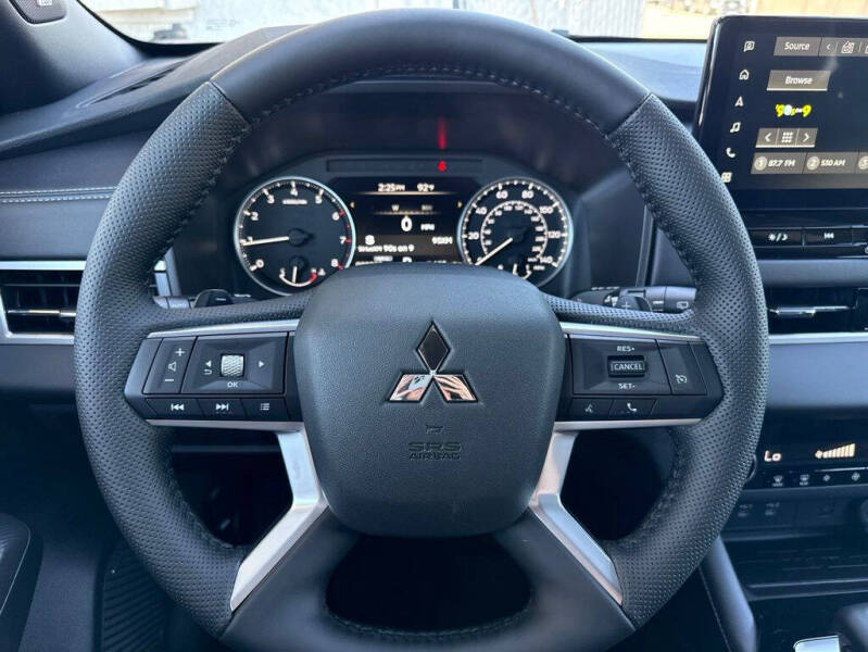2026 Mitsubishi Outlander LE